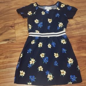 Girls dress size 6-7